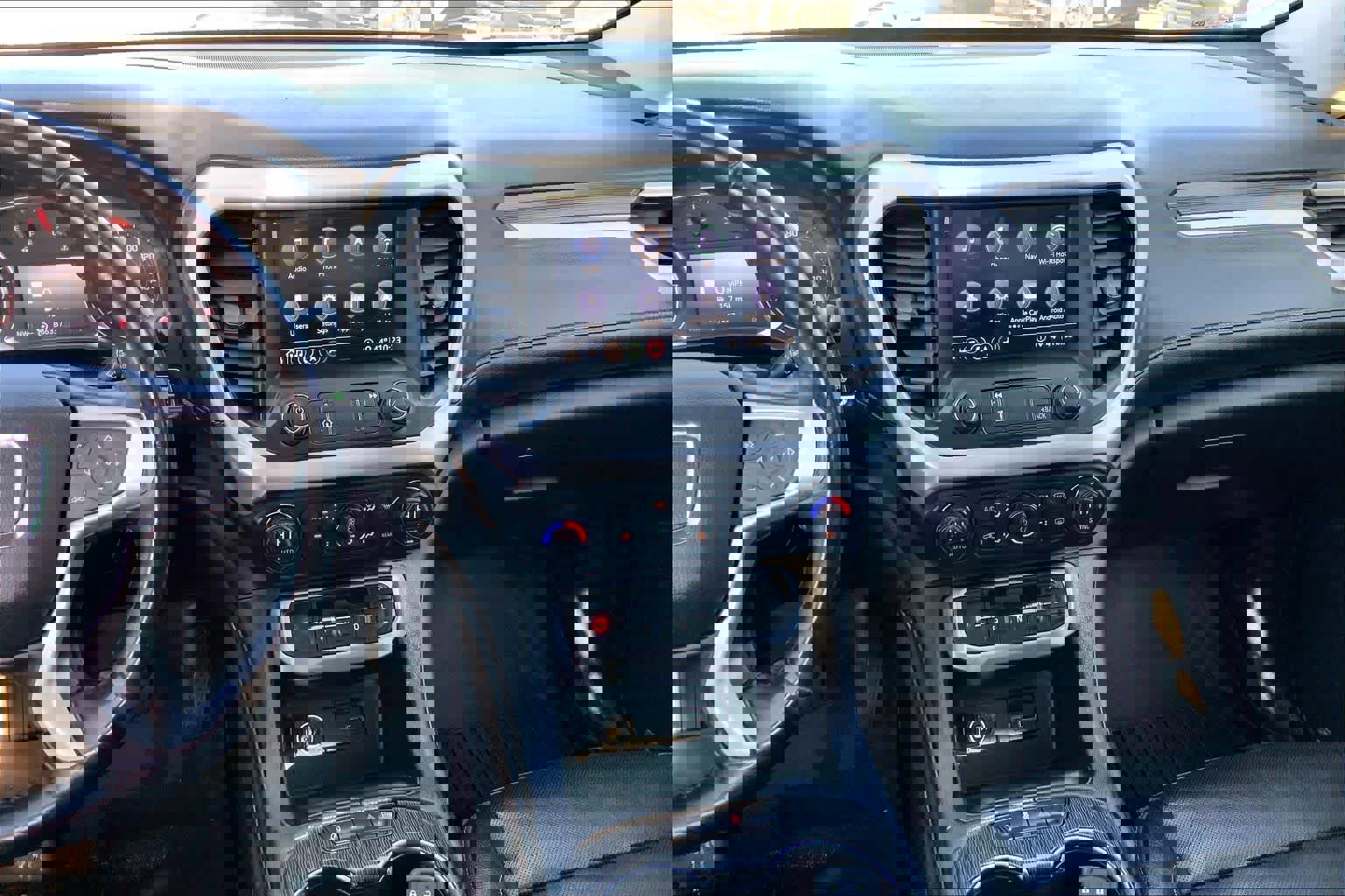 Used 2020 GMC Acadia SLT w/ Premium Package image 7