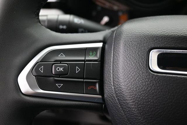 Used 2023 Jeep Compass Latitude AWD/4WD image 17
