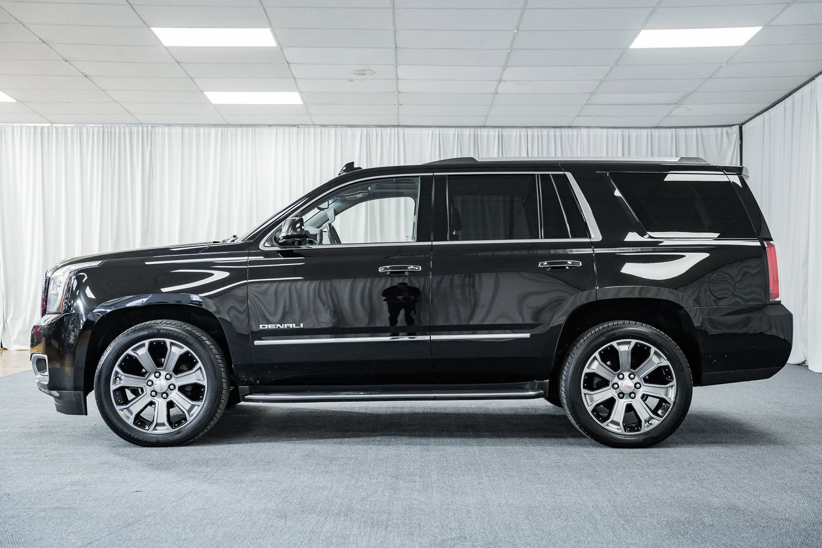 Used 2018 GMC Yukon Denali image 5