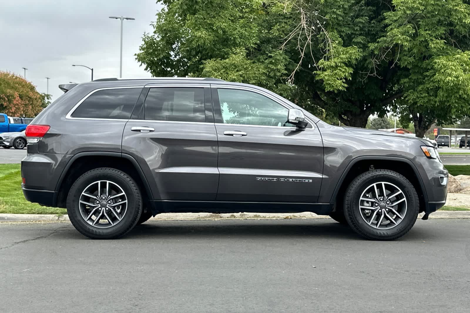 Used 2019 Jeep Grand Cherokee Limited w/ Luxury Group II AWD/4WD image 8