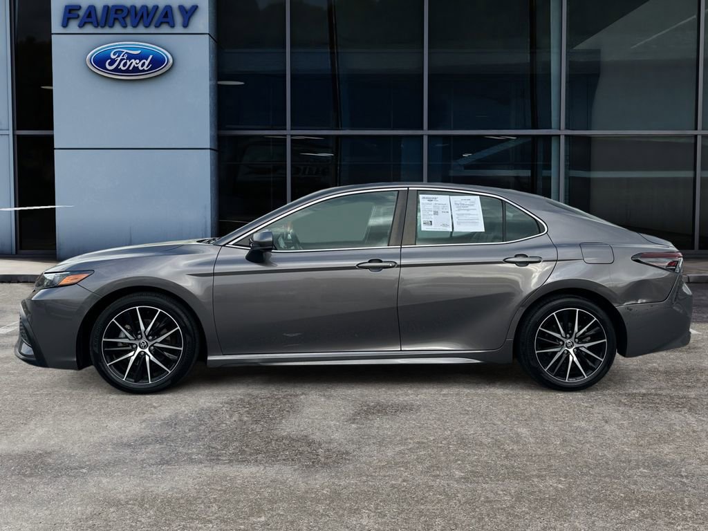 Used 2021 Toyota Camry SE image 7