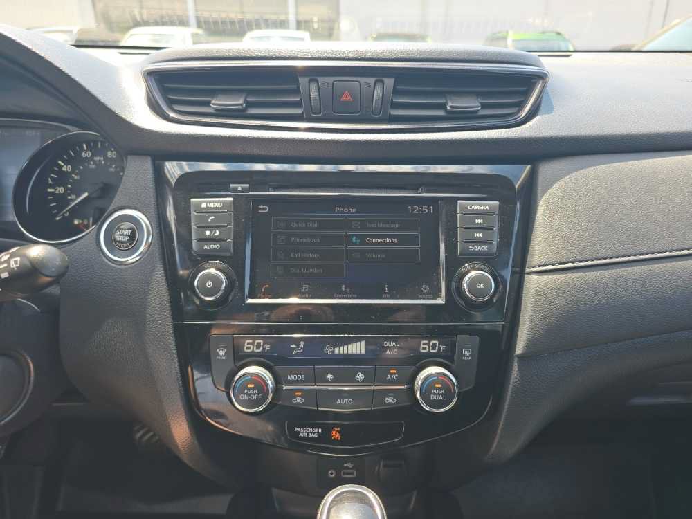 Used 2018 Nissan Rogue SV AWD/4WD image 12