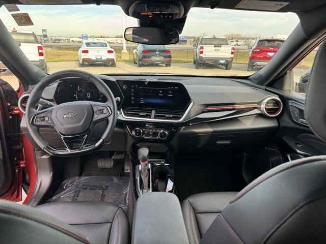 Used 2024 Chevrolet Trax RS w/ Sunroof Package image 29