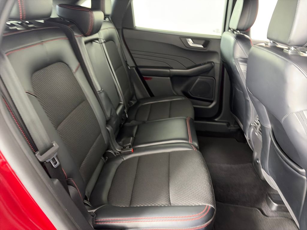 Certified 2025 Ford Escape ST-Line Select AWD/4WD image 29
