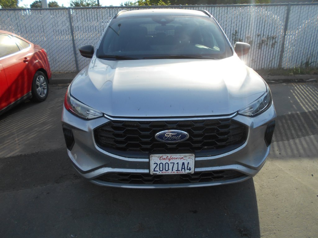 Certified 2023 Ford Escape ST-Line w/ Tech Pack #1 AWD/4WD image 2