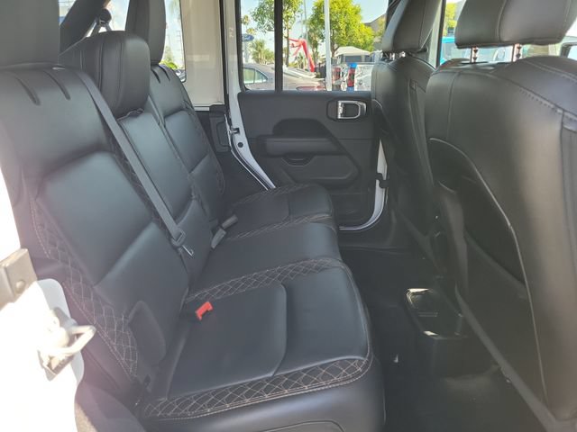 Used 2023 Jeep Wrangler Unlimited Sahara AWD/4WD image 17