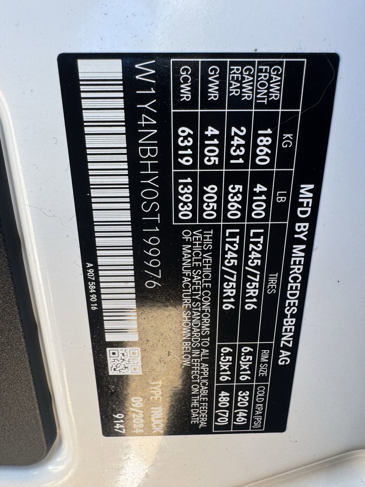 Used 2025 Mercedes-Benz Sprinter 2500 image 28