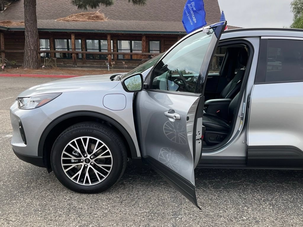 Certified 2024 Ford Escape SE FWD image 41