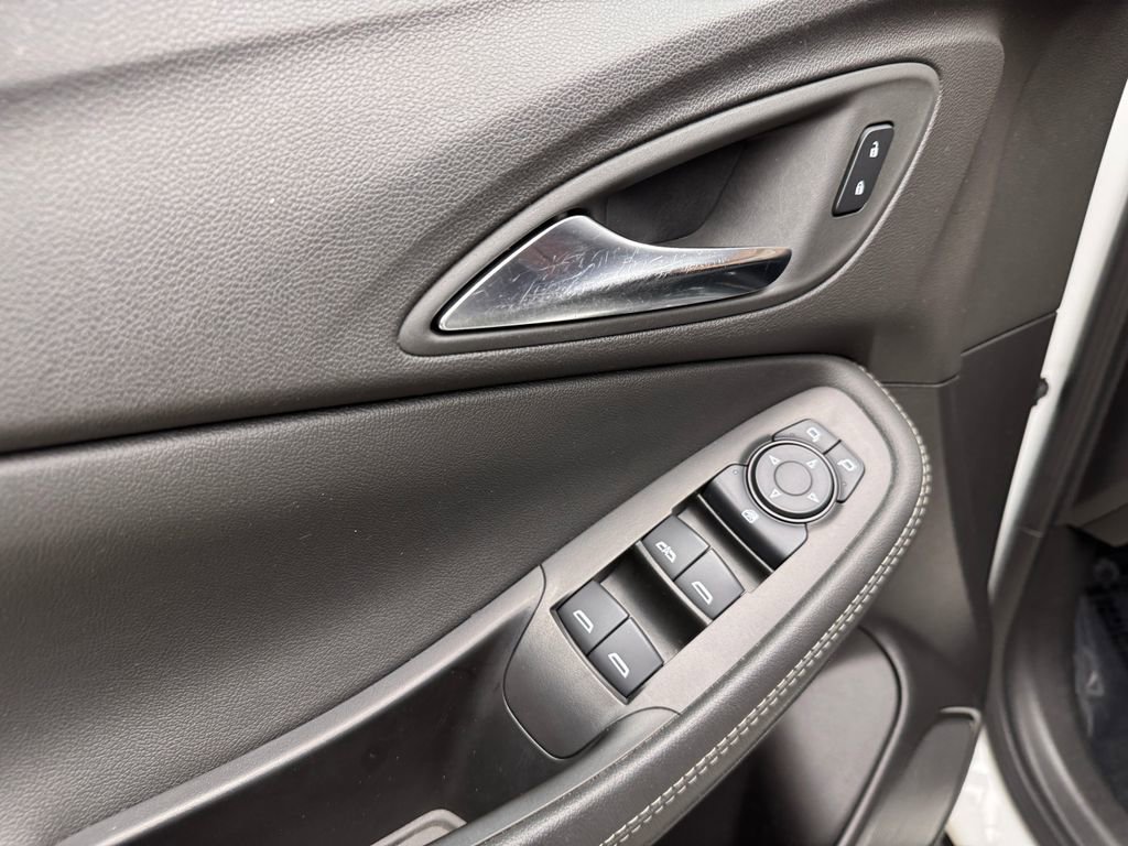 Used 2023 Buick Encore GX Preferred FWD image 9