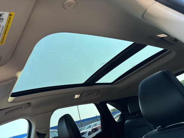 Certified 2020 Ford Escape Titanium AWD/4WD image 10