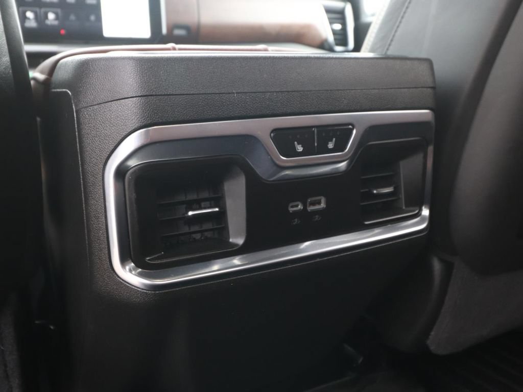 Used 2025 GMC Sierra 3500 Denali Ultimate AWD/4WD image 13