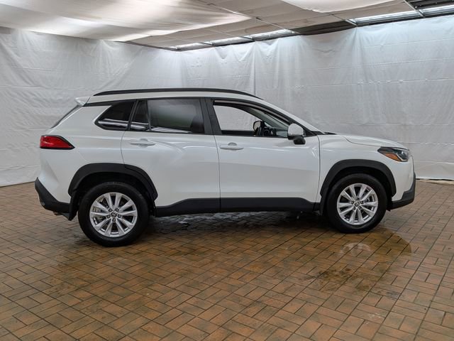 Used 2024 Toyota Corolla Cross LE image 6