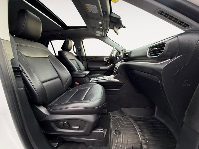 Certified 2020 Ford Explorer XLT w/ Equipment Group 202A image 19