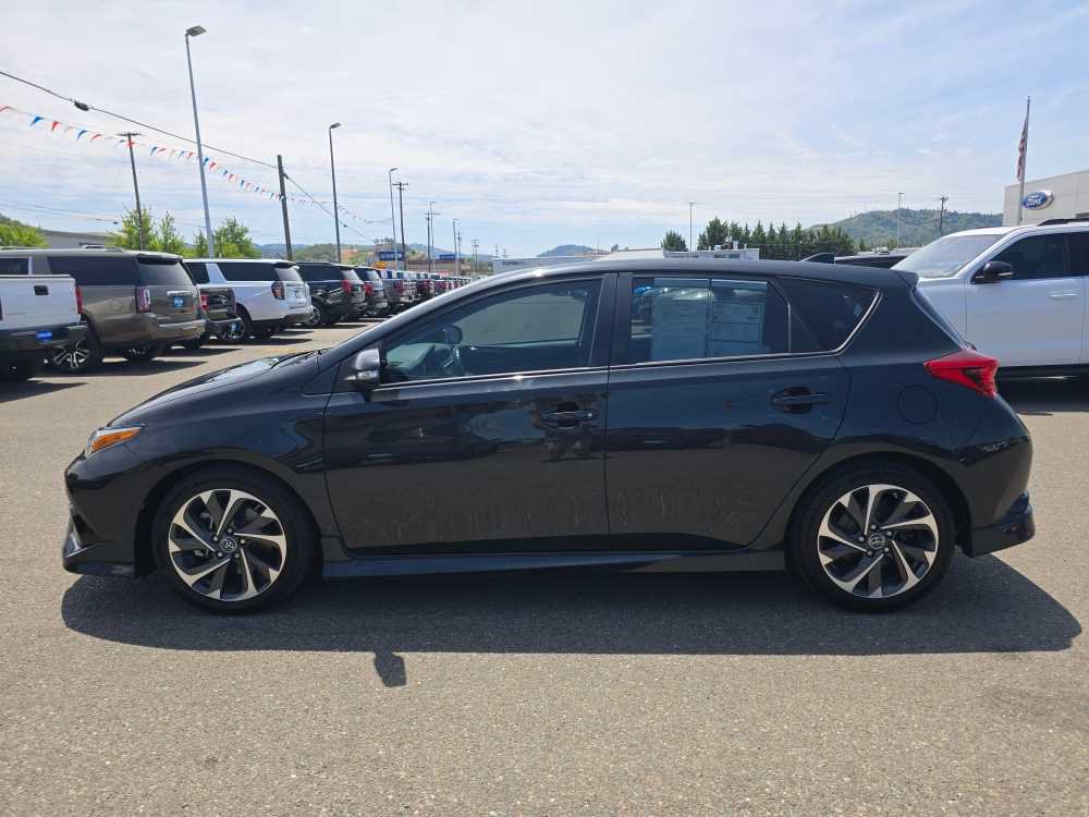 Used 2018 Toyota Corolla iM FWD image 2