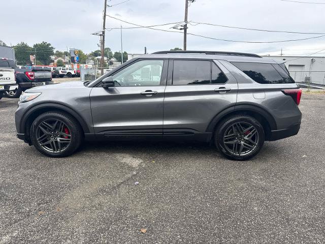 Certified 2025 Ford Explorer ST AWD/4WD image 4
