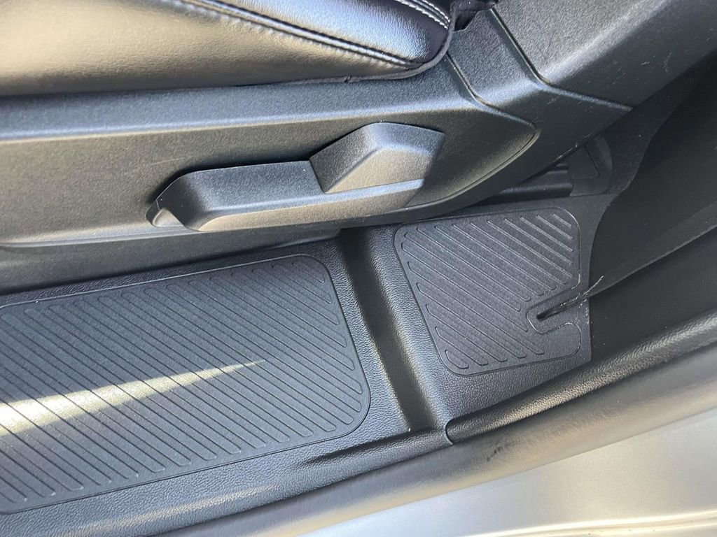 Certified 2021 Ford Explorer XLT w/ Equipment Group 202A image 22