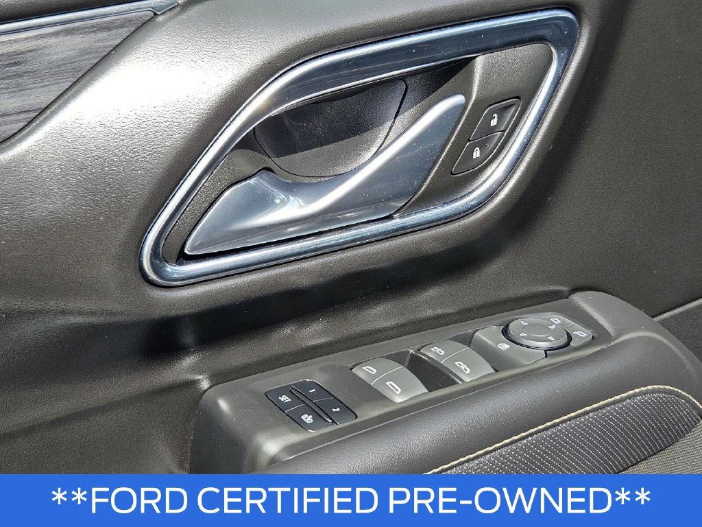 Used 2023 GMC Yukon XL SLT AWD/4WD image 18