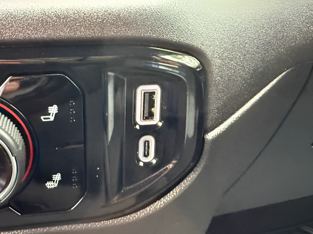 Used 2025 Chevrolet Silverado 1500 LT AWD/4WD image 14