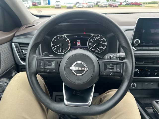 Used 2023 Nissan Rogue S FWD image 31