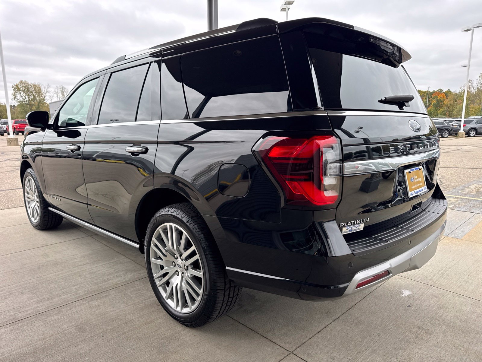 Certified 2024 Ford Expedition Platinum AWD/4WD image 5