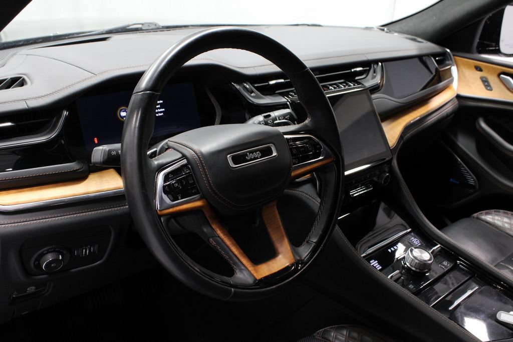 Used 2024 Jeep Grand Cherokee Summit AWD/4WD image 26