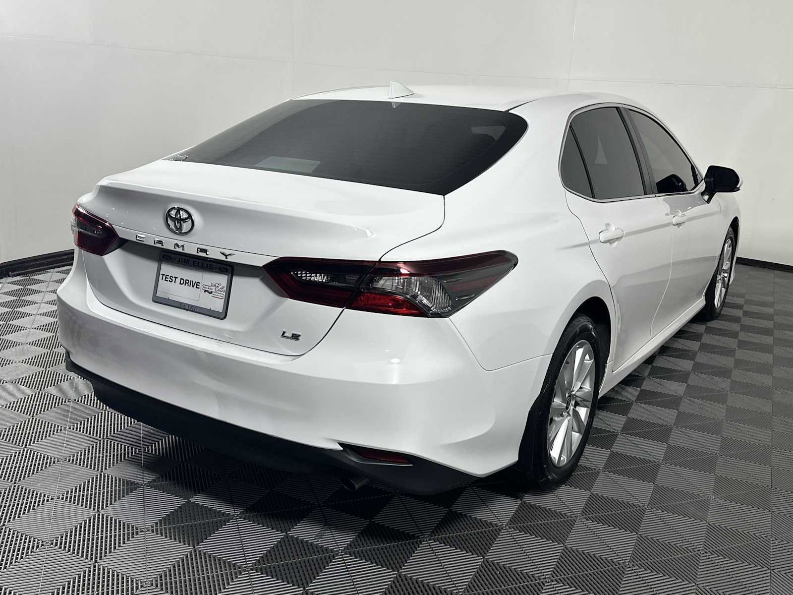Used 2024 Toyota Camry LE w/ Convenience Package FWD image 8