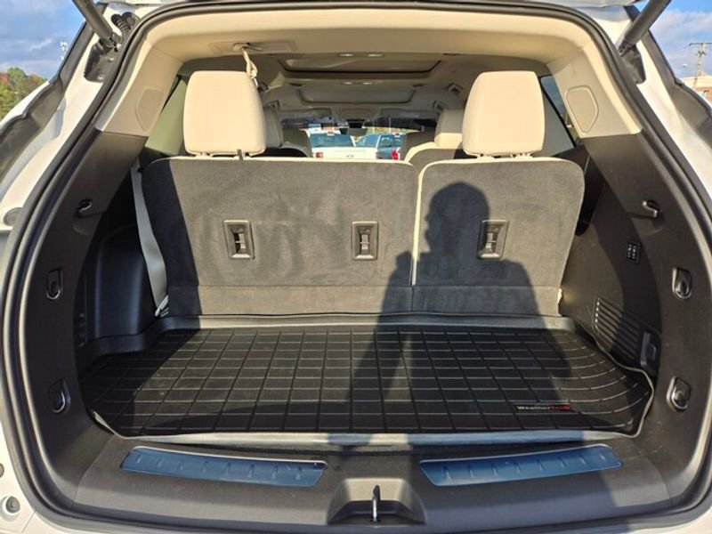 Used 2023 Buick Enclave Avenir w/ Avenir Technology Package image 18