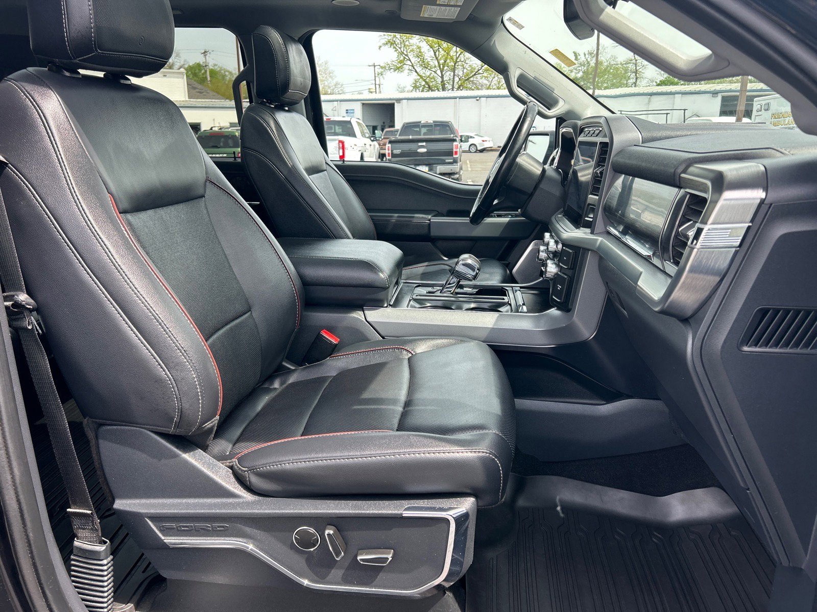 Certified 2023 Ford F150 Lariat w/ Equipment Group 502A High image 18