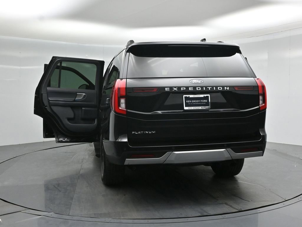 Certified 2025 Ford Expedition Platinum image 33