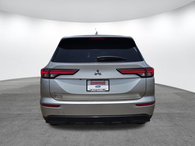 Used 2022 Mitsubishi Outlander SE FWD image 5
