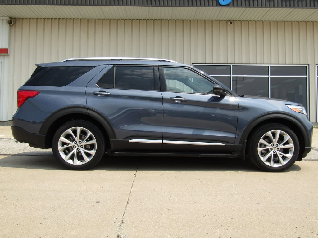 Certified 2021 Ford Explorer Platinum w/ Equipment Group 601A AWD/4WD image 2