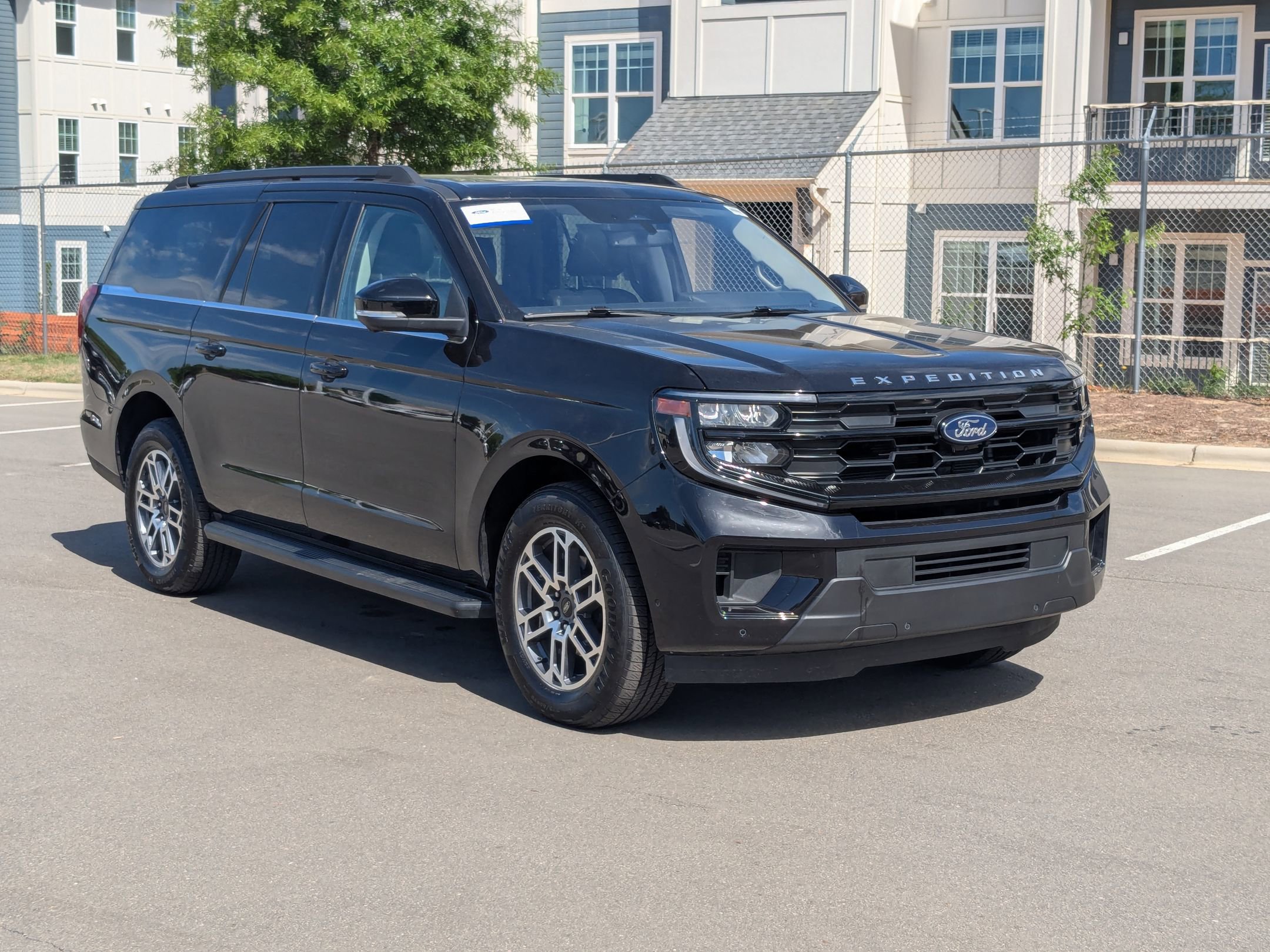 Certified 2025 Ford Expedition Max Active RWD image 1