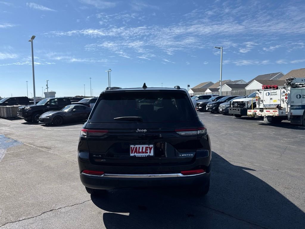 Used 2023 Jeep Grand Cherokee Limited AWD/4WD image 44
