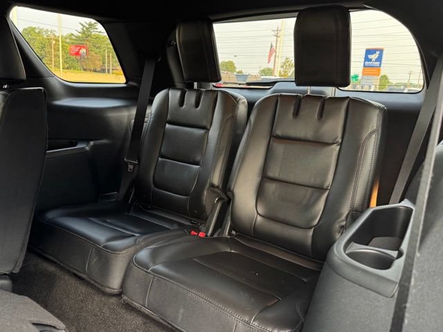 Certified 2018 Ford Explorer XLT w/ Equipment Group 202A AWD/4WD image 9