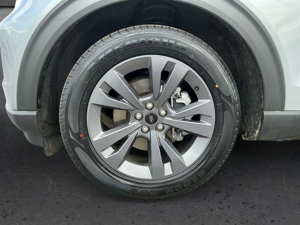 Certified 2022 Ford Explorer XLT w/ Equipment Group 202A RWD image 13