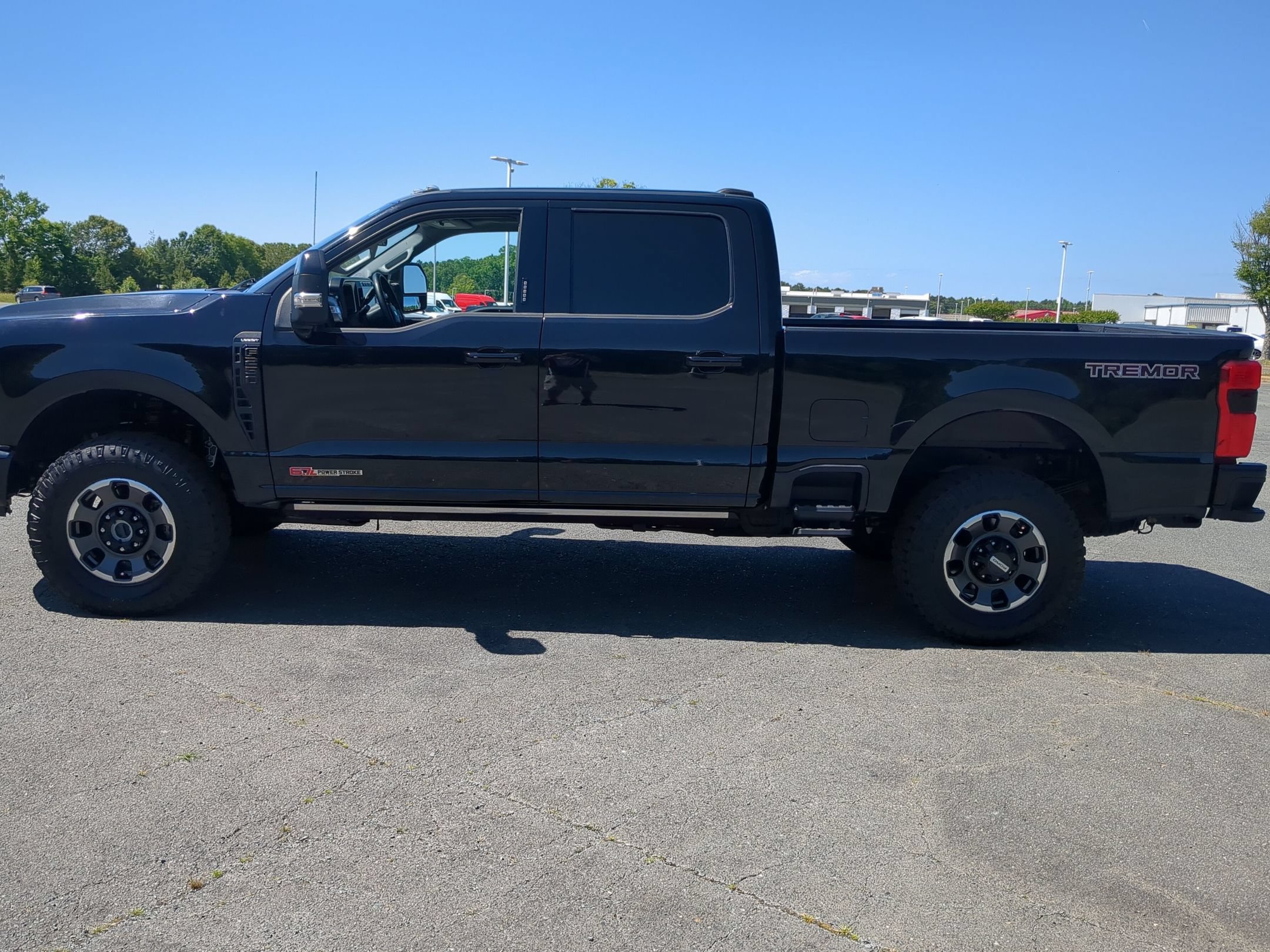 Certified 2023 Ford F250 Lariat w/ Lariat Ultimate Package AWD/4WD image 7