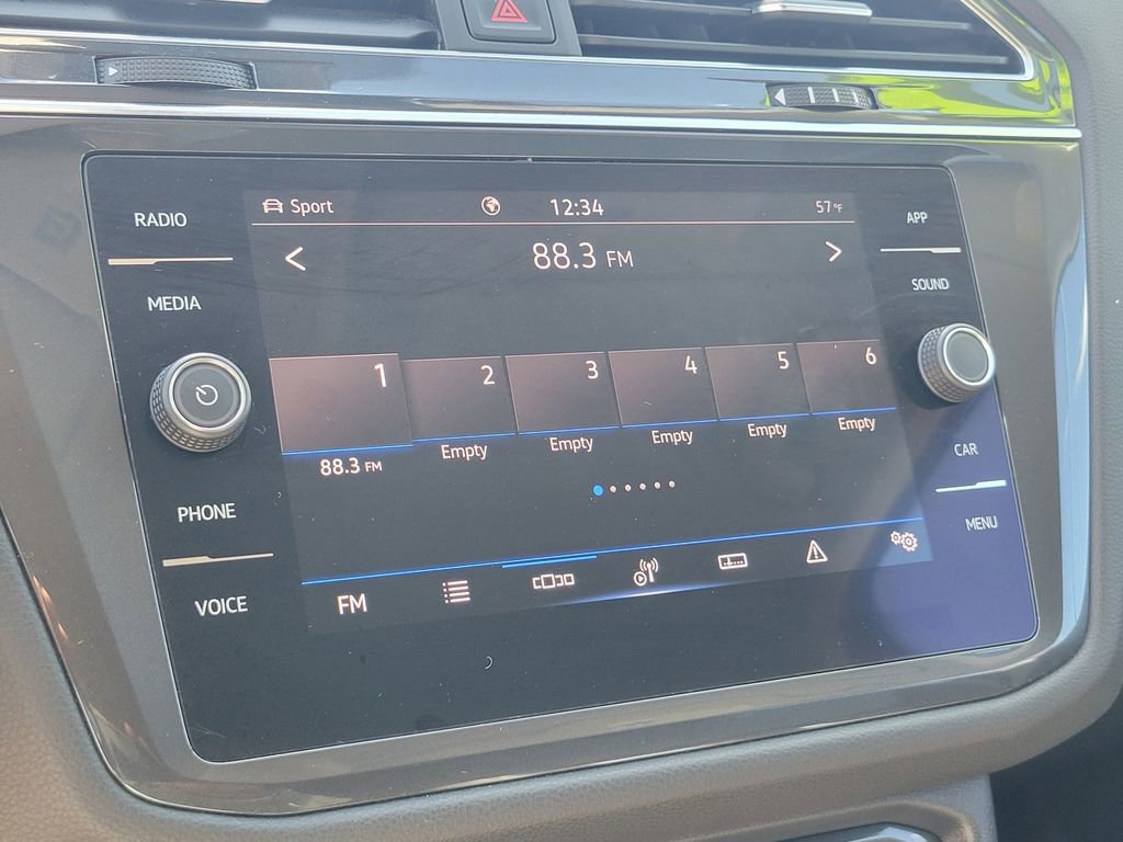 Used 2022 Volkswagen Tiguan SE image 26