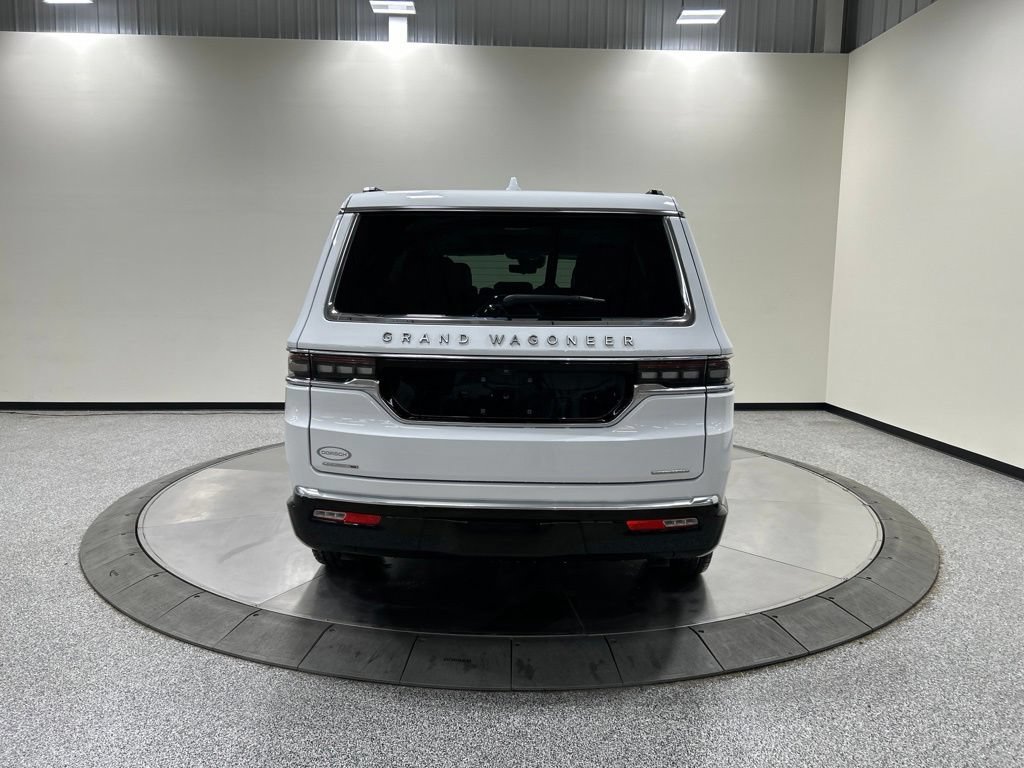 Used 2023 Jeep Grand Wagoneer Series III AWD/4WD image 8