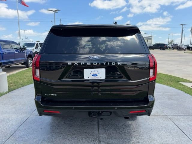 Certified 2025 Ford Expedition Active RWD image 5