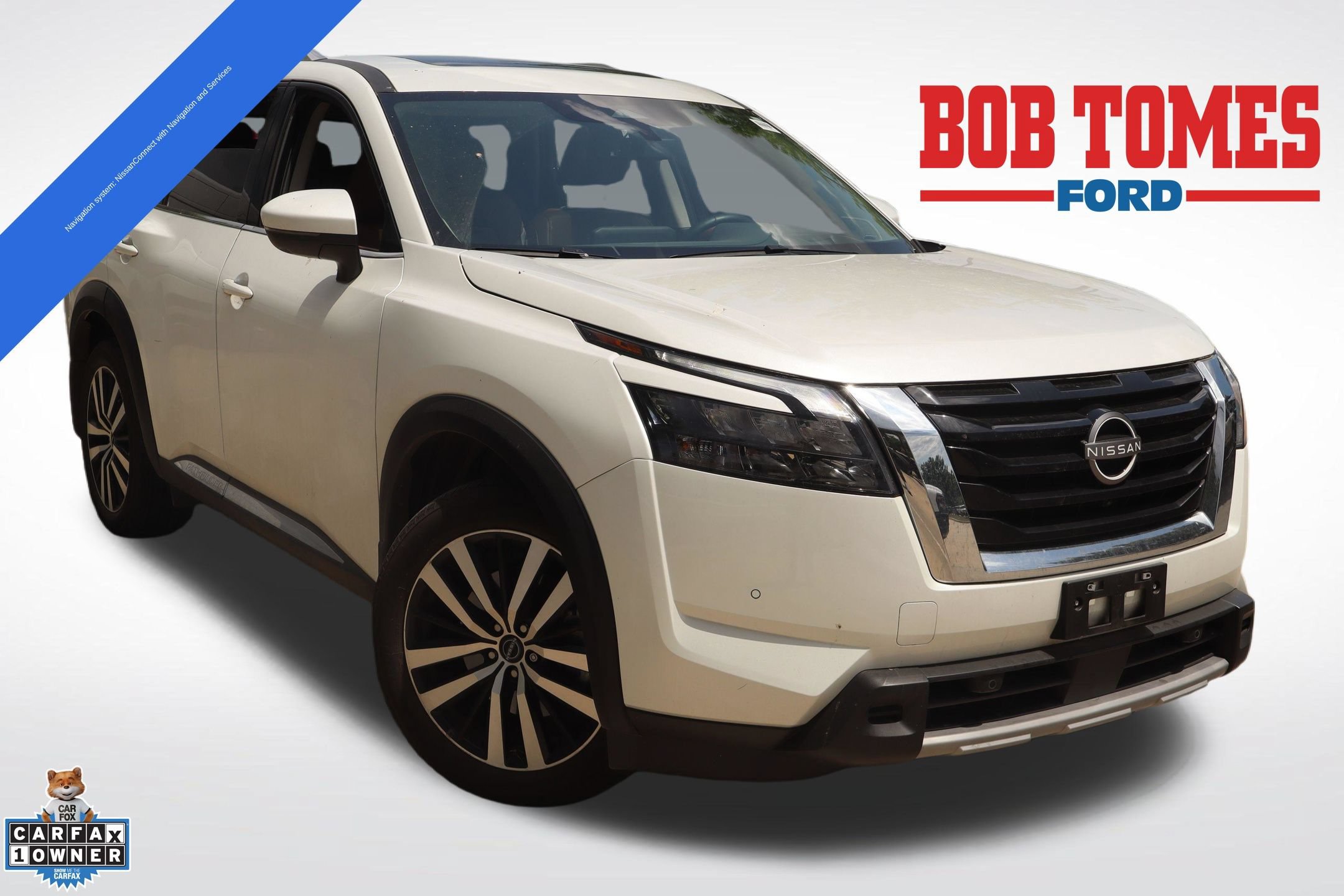 Used 2025 Nissan Pathfinder Platinum FWD image 1