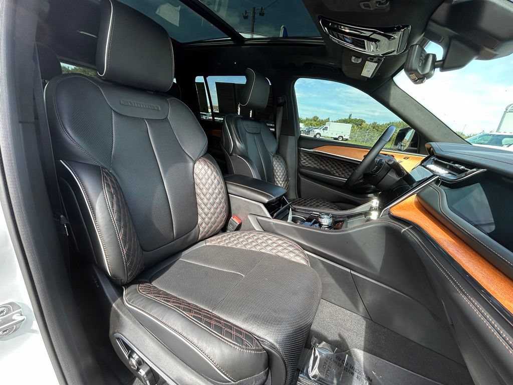 Used 2023 Jeep Grand Cherokee L Summit AWD/4WD image 28