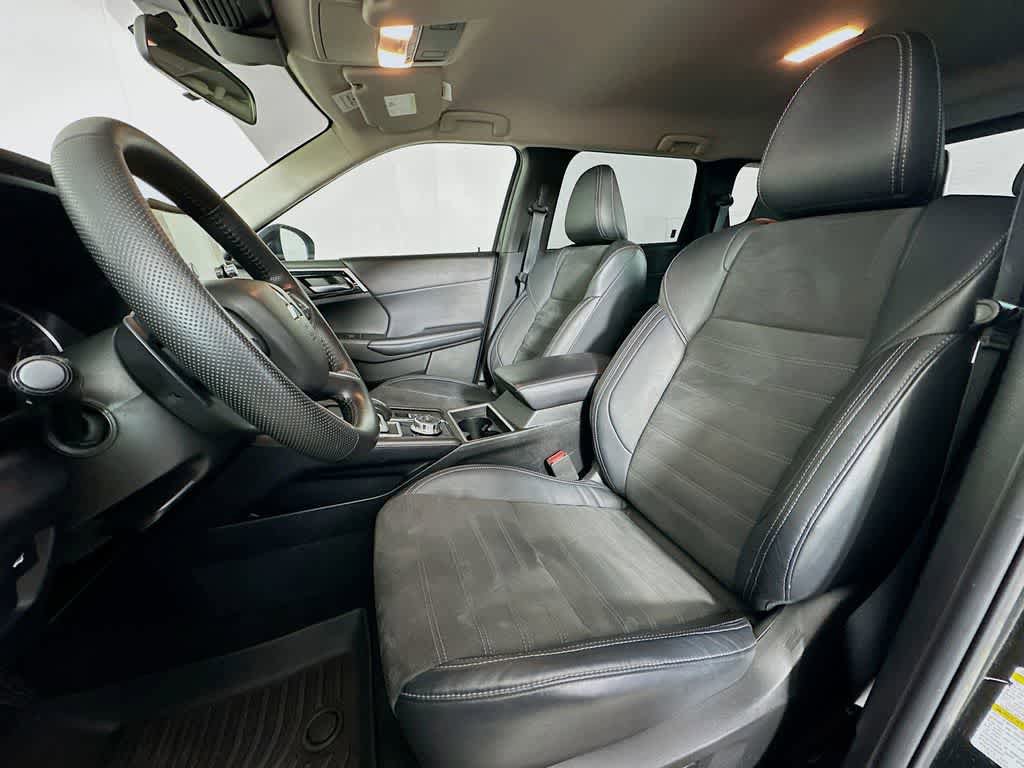 Used 2023 Mitsubishi Outlander SE FWD image 12