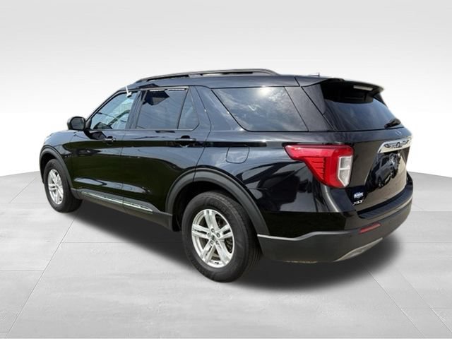Certified 2022 Ford Explorer XLT w/ Equipment Group 202A AWD/4WD image 2