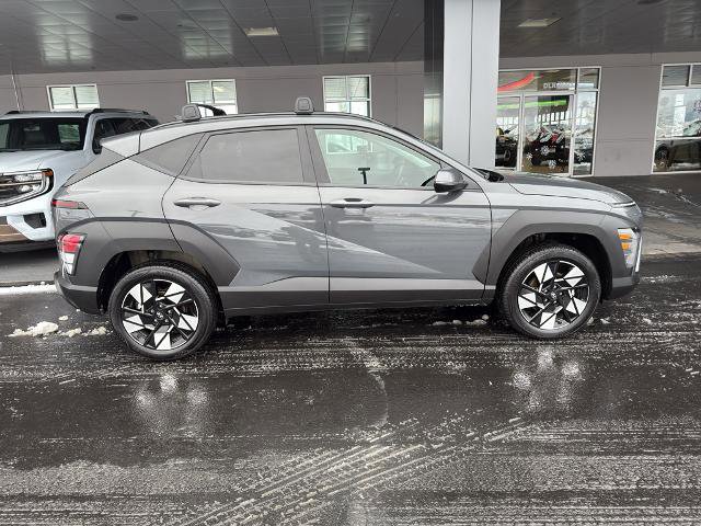 Used 2025 Hyundai Kona SEL image 2