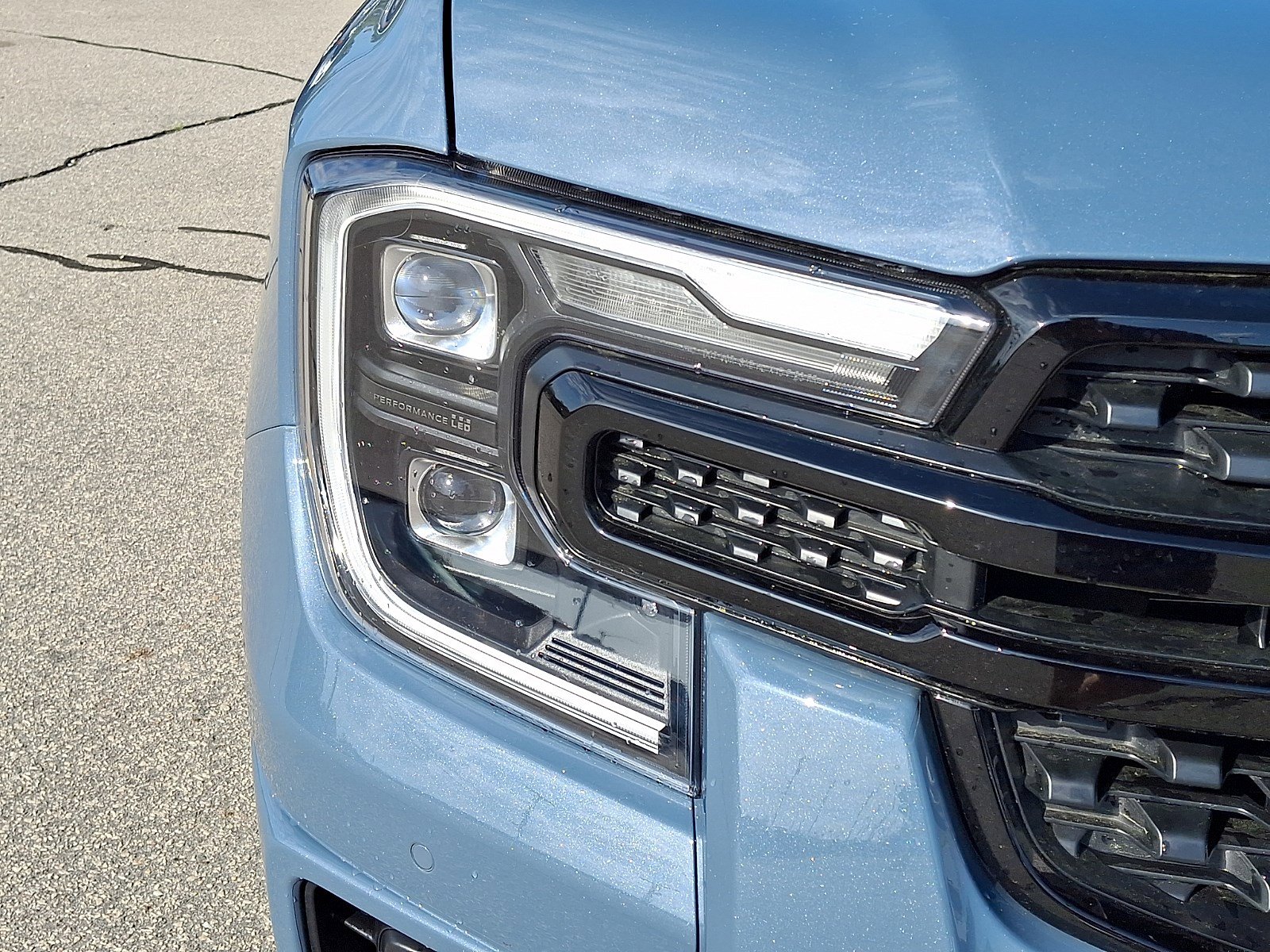 Certified 2025 Ford Ranger Lariat w/ FX4 Off-Road Package AWD/4WD image 8