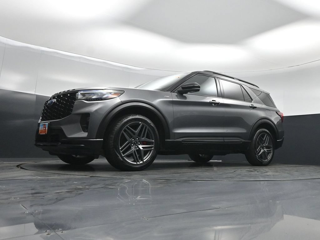 Certified 2025 Ford Explorer ST-Line w/ ST-Line Street Pack AWD/4WD image 42