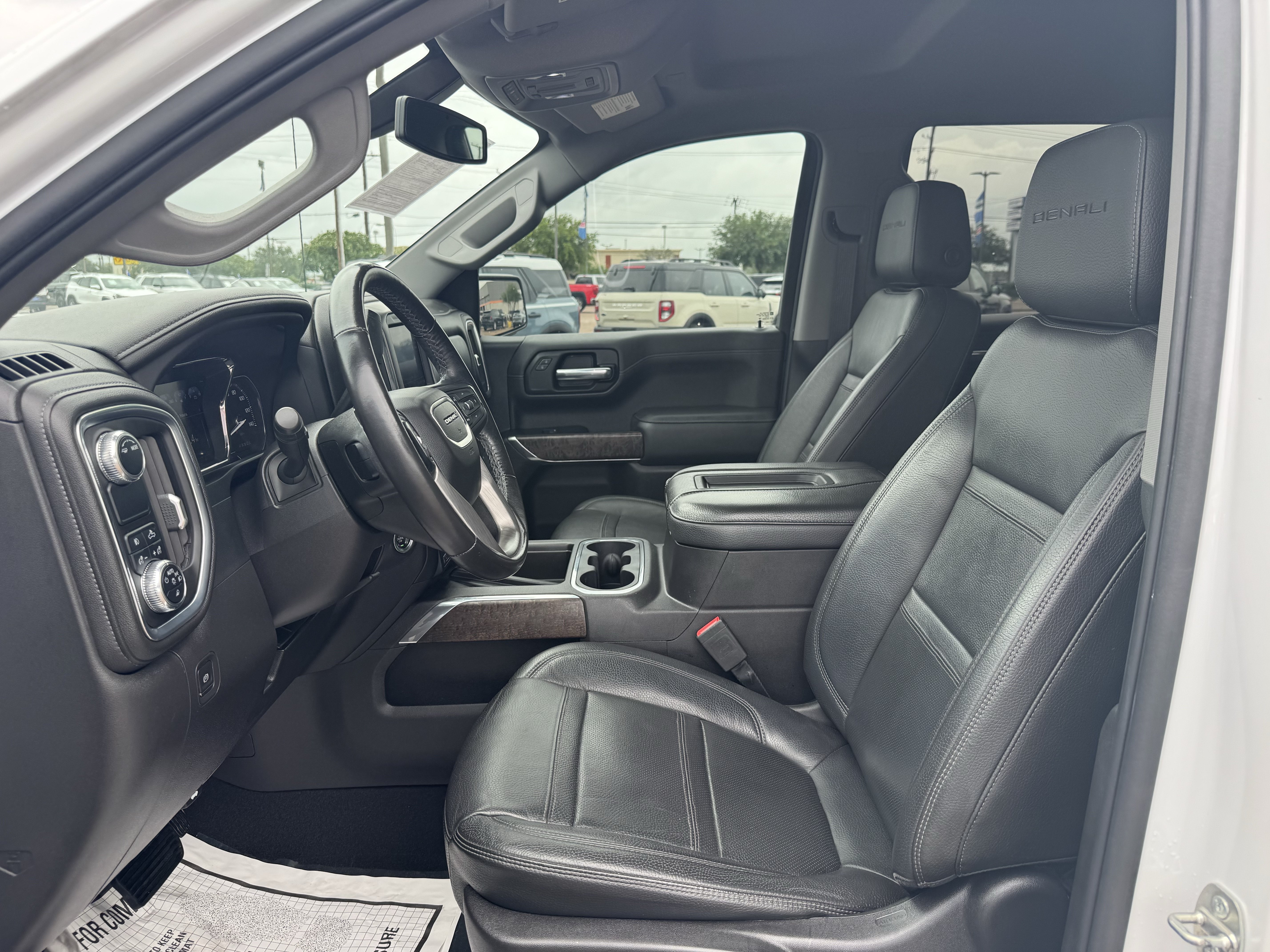 Used 2022 GMC Sierra 1500 Denali RWD image 21