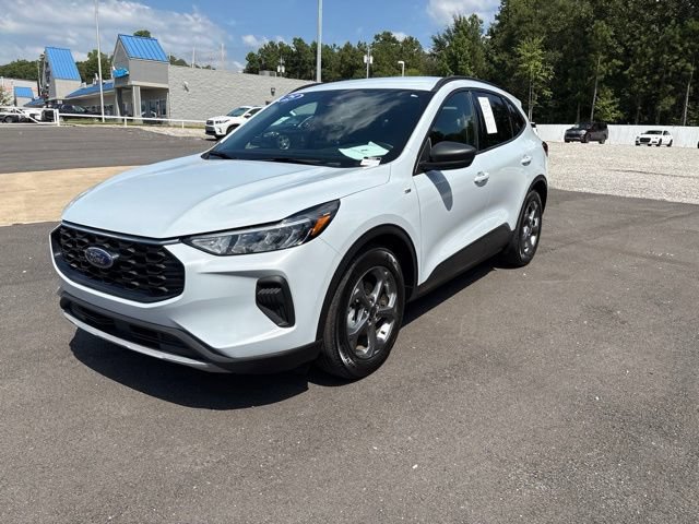Certified 2025 Ford Escape ST-Line FWD image 3