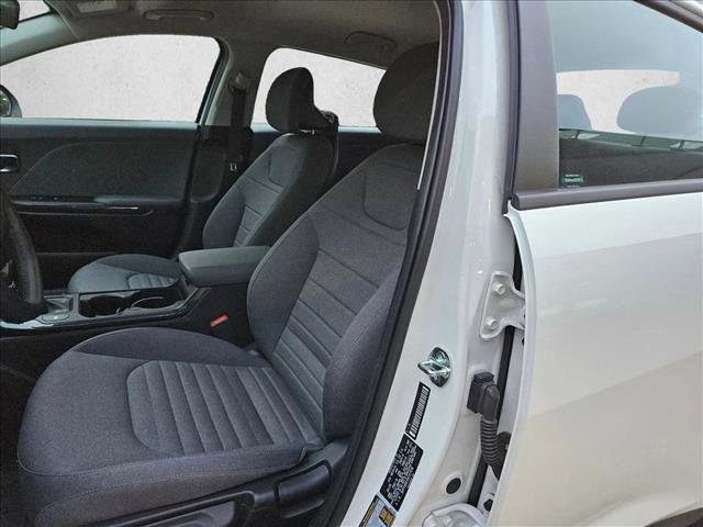 Used 2025 Kia K4 EX FWD image 15