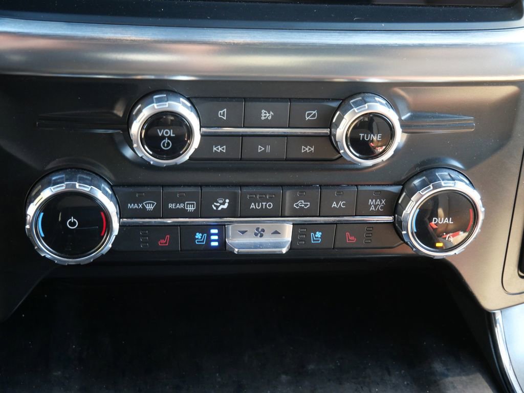 Certified 2022 Ford F150 Lariat w/ Trailer Tow Package AWD/4WD image 18